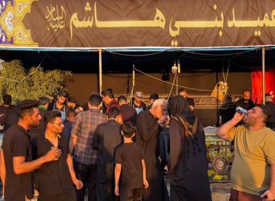 موكب عميد بني هاشم (عليه السلام) يقدم 4500 وجبة طعام يوميًّا لزائري الأربعين