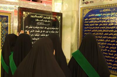 شعبة فاطمة بنت أسد تنظم زيارة إلى مرقد الإمامين العسكريين (عليهما السلام) لمتطوعات الأربعين
