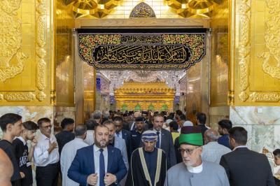 الممثل الخاص للأمم المتحدة في العراق يتشرّف بزيارة مرقد أبي الفضل العباس (عليه السلام)