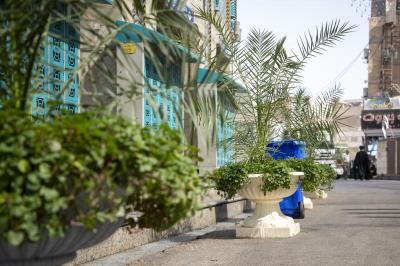 العتبة العباسية المقدسة تنشر أشجار الزينة تزامنًا مع حلول ذكرى ولادة النبي الأكرم(صلى الله عليه وآله)