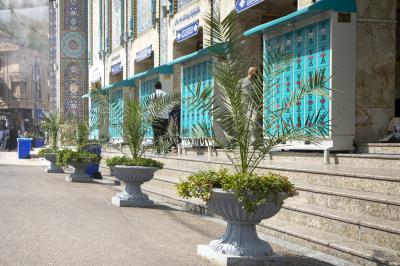 العتبة العباسية المقدسة تنشر أشجار الزينة تزامنًا مع حلول ذكرى ولادة النبي الأكرم(صلى الله عليه وآله)