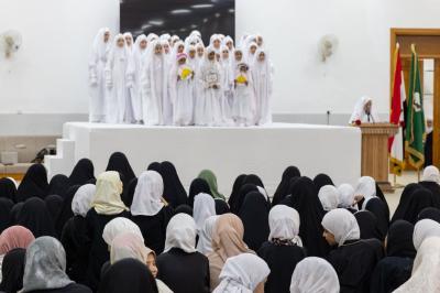 شعبة التوجيه الديني تختتم دورة (لآلئ الساقي) الصيفية للفتيات في كربلاء المقدسة