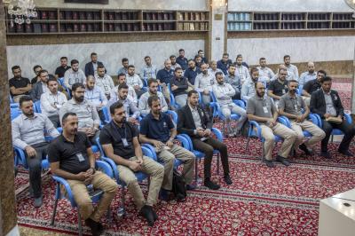 قسم الإعلام يناقش الخطط المستقبلية لتطوير أداء منتسبيه