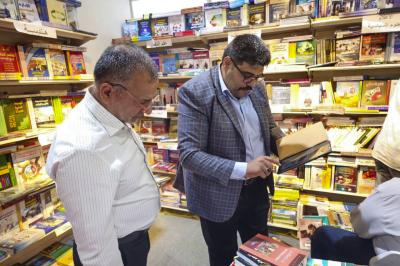 وفد متحف الكفيل يُجري جولة في معرض بغداد الدولي للكتاب لرفد مكتبته المتخصّصة بأحدث الإصدارات العلميّة