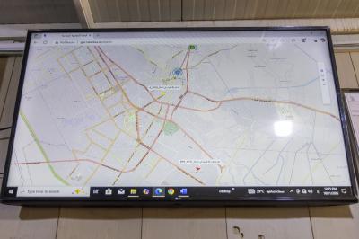قسم بين الحرمين يعتمد أنظمة حديثة لمتابعة حركة العجلات الخدمية