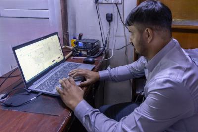 قسم بين الحرمين يعتمد أنظمة حديثة لمتابعة حركة العجلات الخدمية