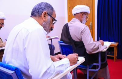 مركز دار العلم للدراسات العقدية والتاريخية يجري امتحانات نصف السنة الدراسية لطلبته