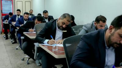 أكاديمية التطوير الإداري تشرع بإجراء الاختبارات النهائية لطلبتها