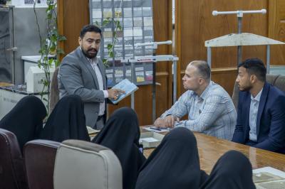 العتبة العباسية المقدسة تنظم دورة لطلبة جامعة الكوفة عن صيانة المخطوطات وترميمها