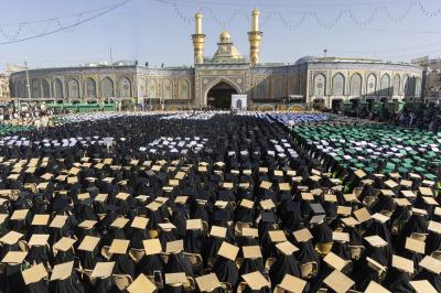 أهالي المشاركات في حفل تخرج طالبات الجامعات: ترديد القسم عند المرقدين الطاهرين يشعر الطالبة بالمسؤولية الملقاة على عاتقها