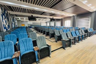 رئيس جامعة العميد يتفقد سير الأعمال في المبنى الجديد للجامعة
