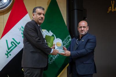 العتبة العباسية المقدسة تكرّم المشاركين في فعاليات اليوم الأوّل لمؤتمر دار الرسول الأعظم الدولي الرابع