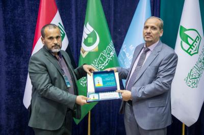 تكريم الجهات المشاركة في المؤتمر العلمي الرابع لإحياء تراث أمير المؤمنين (عليه السلام)