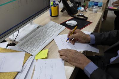 العتبة العباسية المقدسة: شعبة الشهداء والجرحى تقدم خدماتها لذوي الشهداء والجرحى في عموم العراق