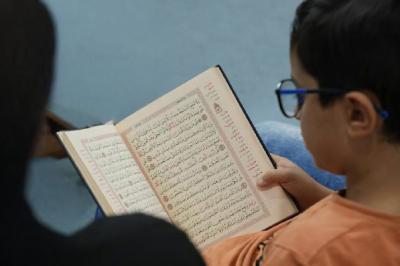المجمع العلمي يجري اختباره الشهري لطلبة الحفظ في دورات أصحاب الكساء (عليهم السلام)