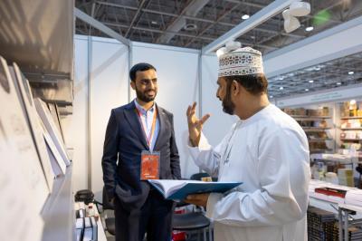 المجمع العلمي يستعرض مجلات تخصصية في معرض الشارقة الدولي للكتاب