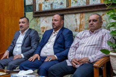 سماحة السيد الصافي يستقبل عددًا من خدمة مرقد السيد محمد (عليه السلام) وأهالي قضاء بلد