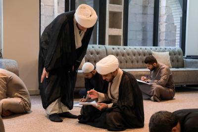 المجمع العلمي يختتم دورة أحكام التلاوة ضمن المشروع القرآني لطلبة العلوم الدينية في النجف الأشرف