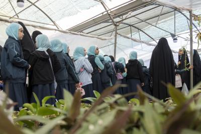 مجموعة مشاتل الكفيل تستقبل طالبات مدارس مجموعة العميد التربوية