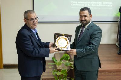 جامعة العميد تكرّم الباحثين المشاركين في مؤتمرها الدولي الثالث للعلوم الطبية