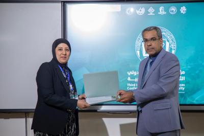 جامعة العميد تكرّم الباحثين المشاركين في مؤتمرها الدولي الثالث للعلوم الطبية