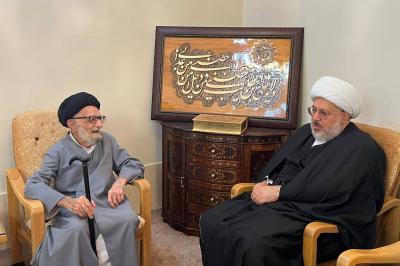 وفد قسم شؤون المعارف يلتقي عددًا من الشخصيات الدينية ضمن برنامجه العلمي في إيران