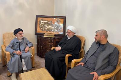 وفد قسم شؤون المعارف يلتقي عددًا من الشخصيات الدينية ضمن برنامجه العلمي في إيران