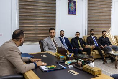 العتبة العباسية المقدسة تسلم جامعة العين دعوة المشاركة في حفل تخرج طلبة الجامعات العراقية