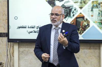 قسم التطوير يقيم دورة تدريبية عن التعامل مع وسائل الإعلام للمنتسبين