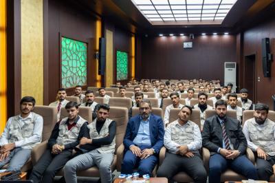 قسم العلاقات العامة يعقد اجتماعًا لمناقشة تنظيم مشاركة الطلبة في حفل التخرج المركزي السادس