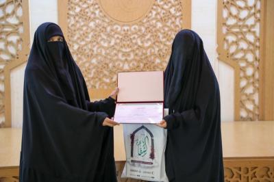 معهد القرآن الكريم النسوي يكرم الفائزات في مسابقة كتابة المقال القرآني