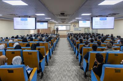 جامعة العميد تستقبل طلبة المراحل الأولى المقبولين ضمن كلياتها للعام الدراسي الجديد