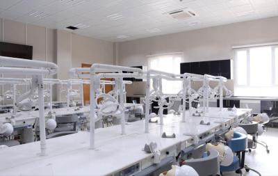 جامعة العميد تستقبل طلبة المراحل الأولى المقبولين ضمن كلياتها للعام الدراسي الجديد