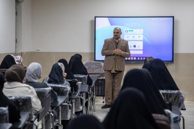 جامعة العميد تستقبل طلبة المراحل الأولى المقبولين ضمن كلياتها للعام الدراسي الجديد