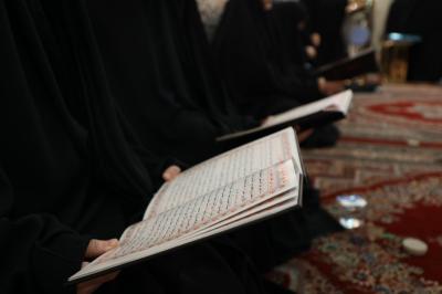 تتضمن زيارة المراقد المقدسة في كربلاء.. معهد القرآن الكريم النسوي ينظم سفرة دينية لطالباته 