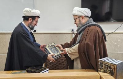 الهيأة العليا لإحياء التراث تبحث تعزيز التعاون المشترك مع مركز الإمام الباقر (عليه السلام) في إيران