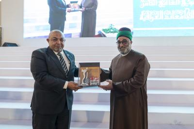 العتبة العباسية المقدسة تكرّم عددًا من ممثلي الجامعات العراقية المشارِكة في حفل التخرج المركزي العاشر