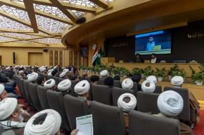 باحث يستعرض جمع المباني الرجالية المُستلّة من التراث العلمي للسيد المجاهد