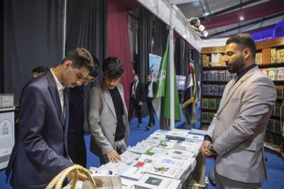 العتبة العباسية المقدسة تعرض أكثر من 670 إصدارًا في جناحها بمهرجان عين الحياة الرابع