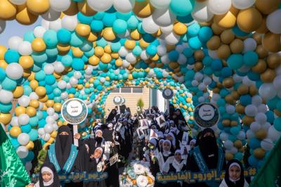انطلاق مسير التلميذات في مجمع أبي الفضل العباس (عليه السلام) ضمن فعاليات اليوم الثاني لحفل التكليف