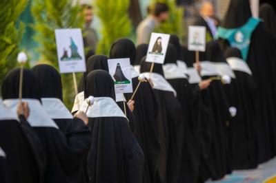 انطلاق مسير التلميذات في مجمع أبي الفضل العباس (عليه السلام) ضمن فعاليات اليوم الثاني لحفل التكليف