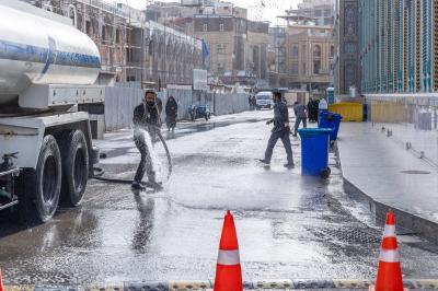 قسم الشؤون الخدمية يستنفر جهوده في تنظيف محيط مرقد أبي الفضل العباس (عليه السلام) وغسله