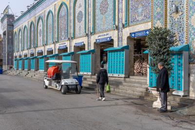 قسم الشؤون الخدمية يستنفر جهوده في تنظيف محيط مرقد أبي الفضل العباس (عليه السلام) وغسله