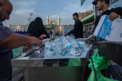 قسم الشؤون الخدمية يوفر المياه الصالحة للشرب لزائري مرقد أبي الفضل العباس (عليه السلام)