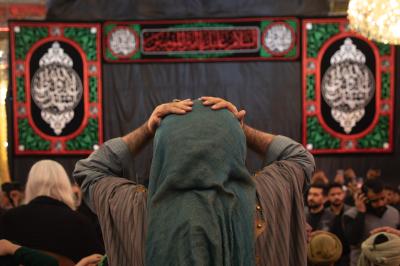 مواكب العزاء الكربلائية تحيي ذكرى شهادة أمير المؤمنين (عليه السلام) عند العتبتين المقدستين