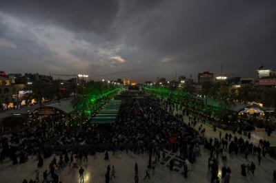 المؤمنون يحيون ليلة الجمعة عند مرقد أبي الفضل العباس (عليه السلام)