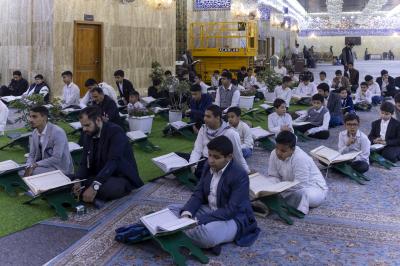 المجمع العلمي يواصل الختمة القرآنية الرمضانية المرتلة حفظًا في مقام الإمام المهدي (عجَّل الله فرجه)