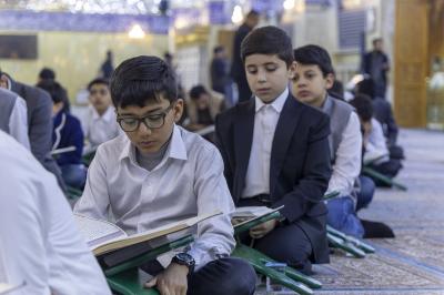 المجمع العلمي يواصل الختمة القرآنية الرمضانية المرتلة حفظًا في مقام الإمام المهدي (عجَّل الله فرجه)