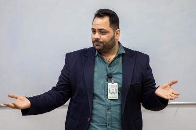 أكاديمية التطوير الإداري تنظم محاضرة تخصصية عن مستويات الإدارة لطلبتها