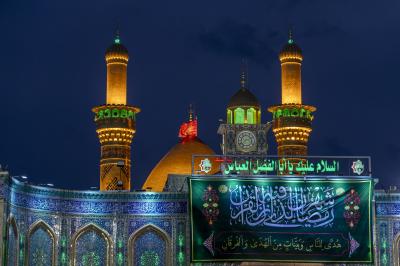 المؤمنون يحيون ليلة الجمعة الأخيرة لشهر رمضان عند مرقد أبي الفضل العباس (عليه السلام)